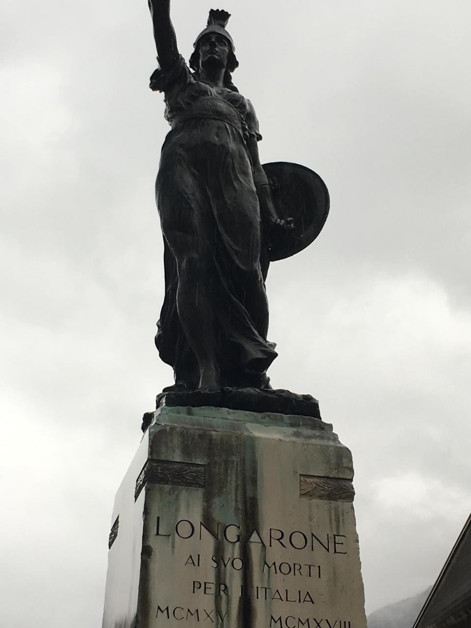 Longarone ai suoi morti per l'Italia — 1915–1918.